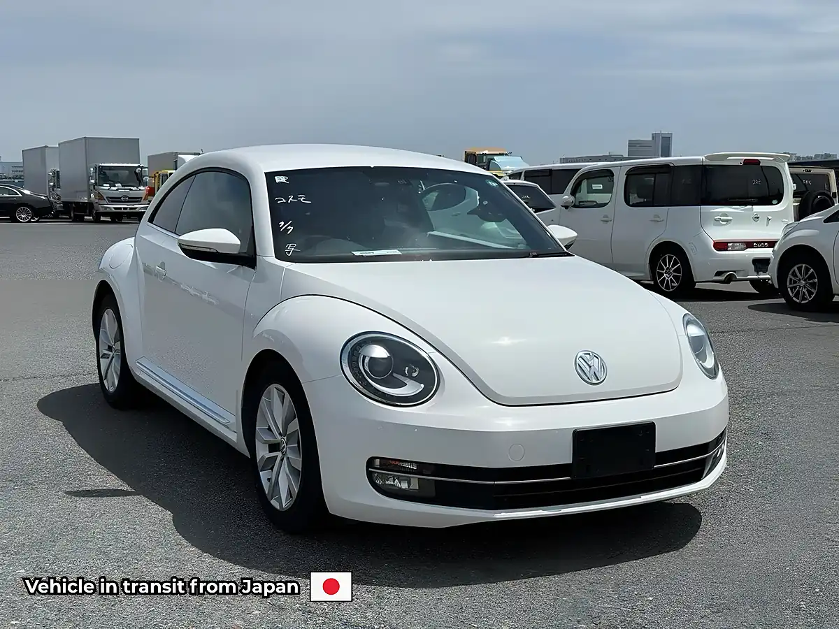 Used 2013 Volkswagen Beetle Design (leather) White - Front View