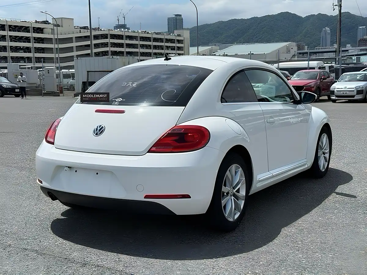 Used 2013 Volkswagen Beetle Design (leather) White - Interior and Exterior details 4