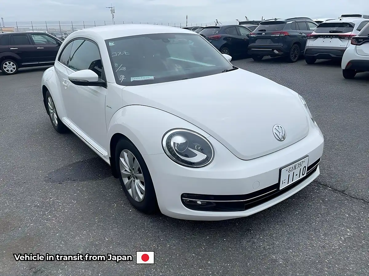 Used 2013 Volkswagen Beetle Design (leather) White - Front View