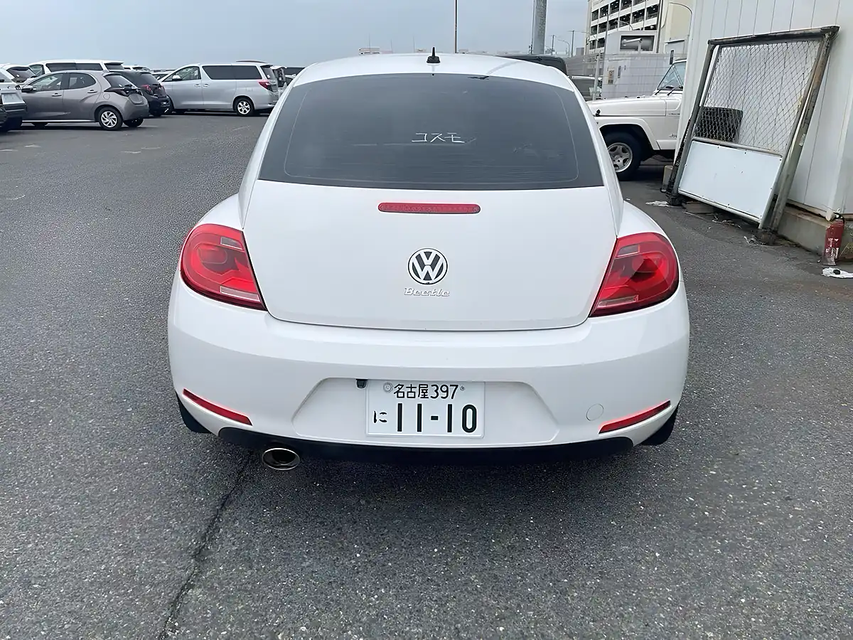Used 2013 Volkswagen Beetle Design (leather) White - Interior and Exterior details 7