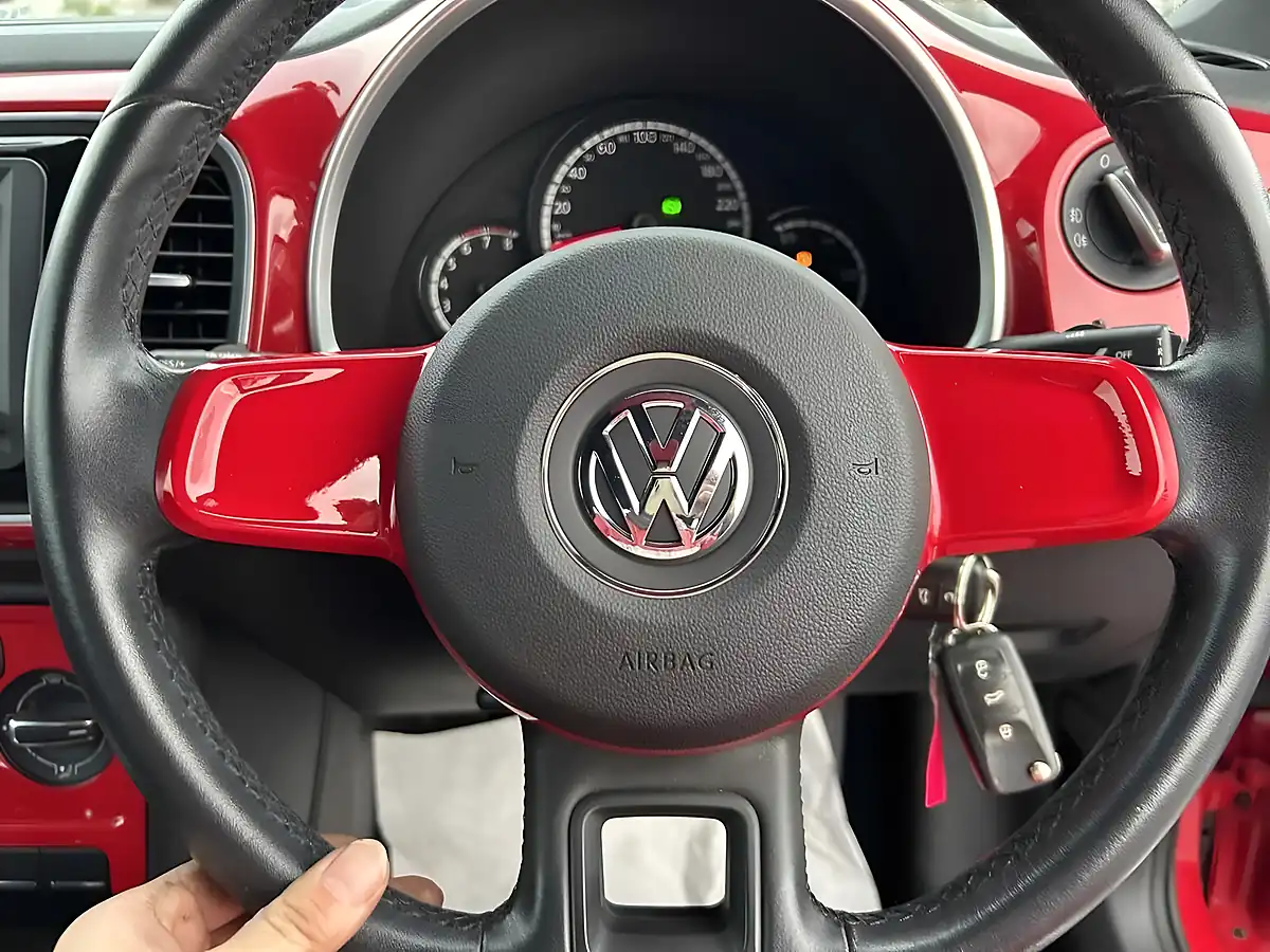 Used 2013 Volkswagen Beetle Design Red - Interior and Exterior details 11