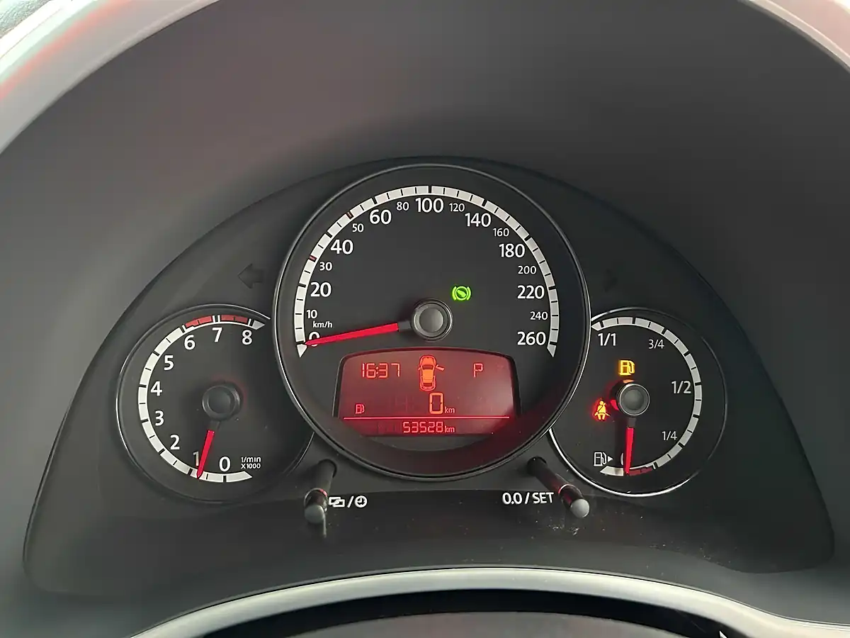 Used 2013 Volkswagen Beetle Design Red - Interior and Exterior details 15