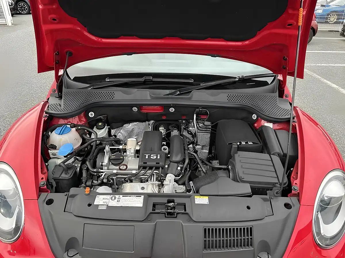 Used 2013 Volkswagen Beetle Design Red - Interior and Exterior details 18