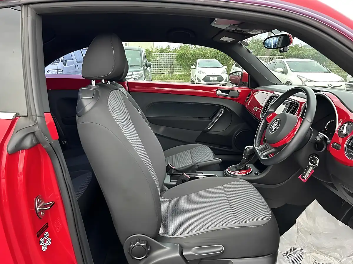 Used 2013 Volkswagen Beetle Design Red - Interior and Exterior details 2