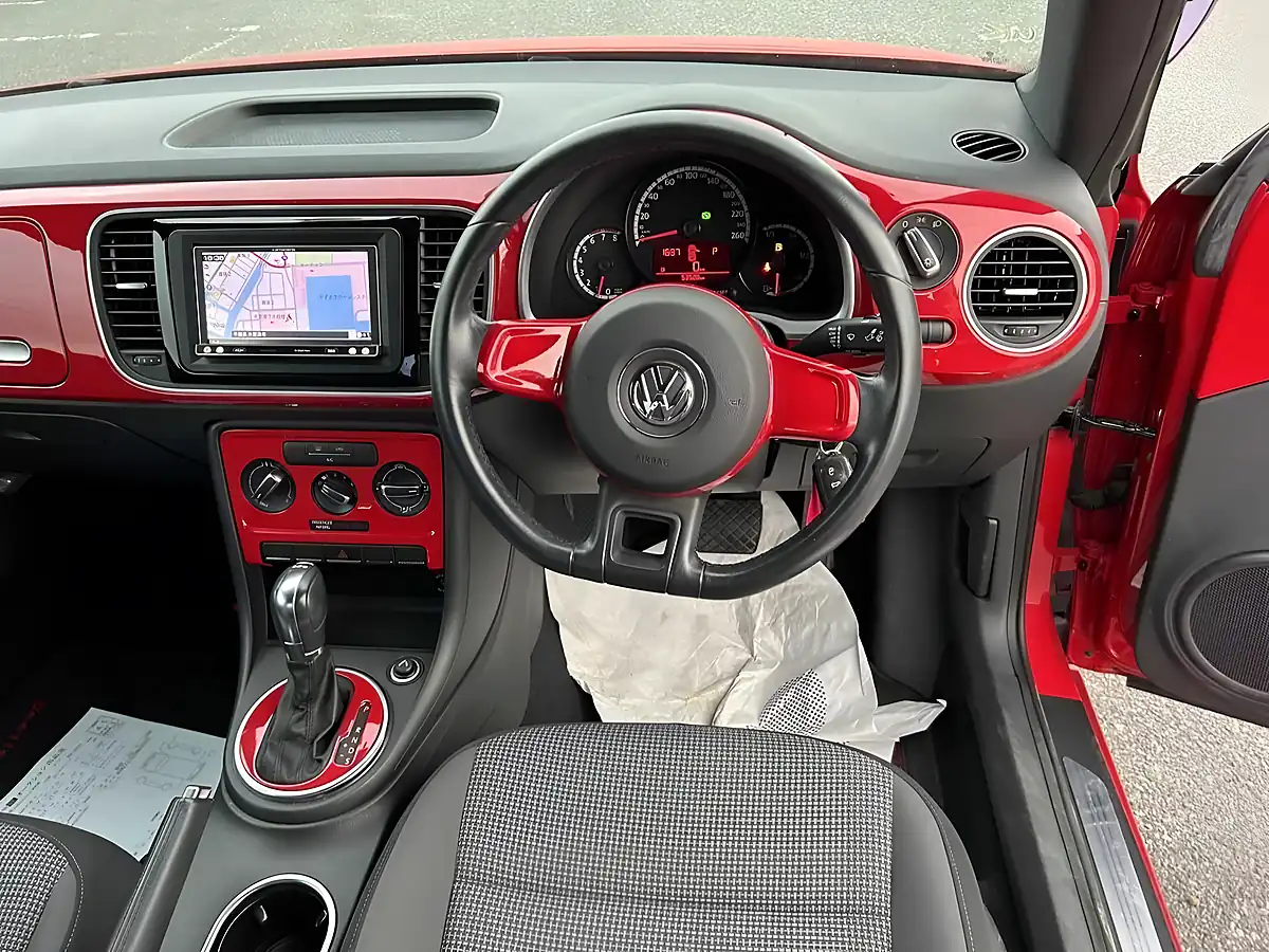Used 2013 Volkswagen Beetle Design Red - Interior and Exterior details 5