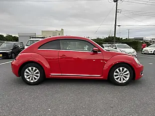 Used 2013 Volkswagen Beetle Design Red - Interior and Exterior details 9