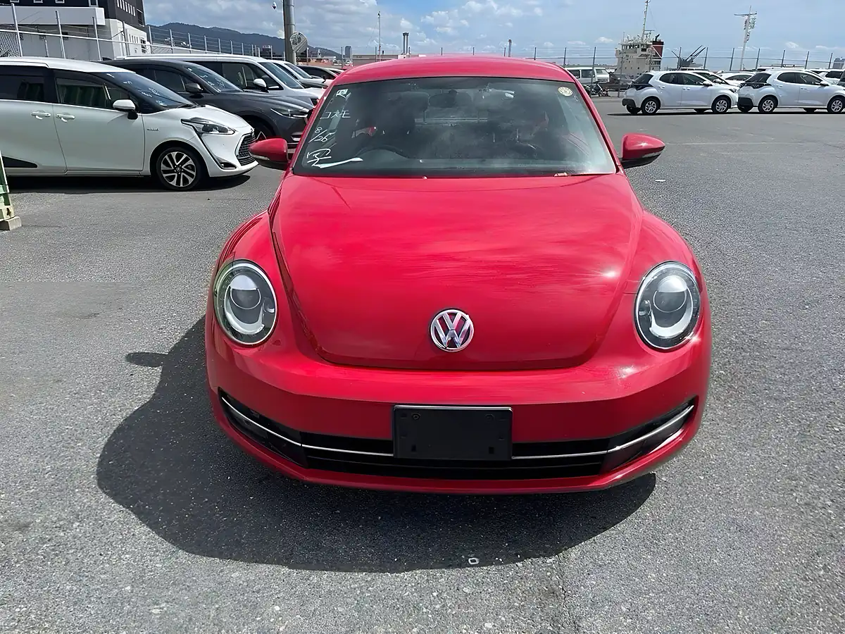 Used 2013 Volkswagen Beetle Design Salsa Red - Interior and Exterior details 7