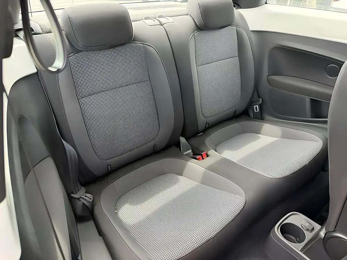 Used 2013 Volkswagen Beetle Design White - Interior and Exterior details 14
