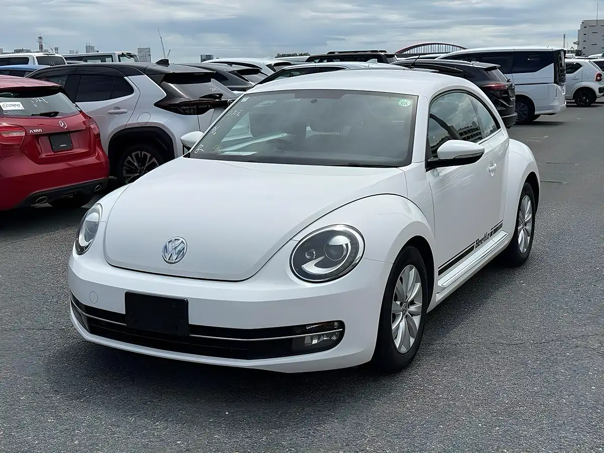 Used 2013 Volkswagen Beetle Design White - Interior and Exterior details 7