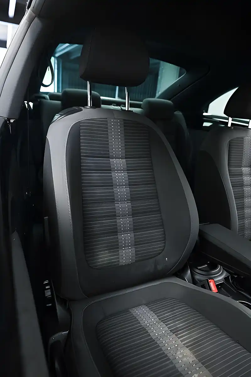 Used 2013 Volkswagen Beetle Sport Black - Interior and Exterior details 10