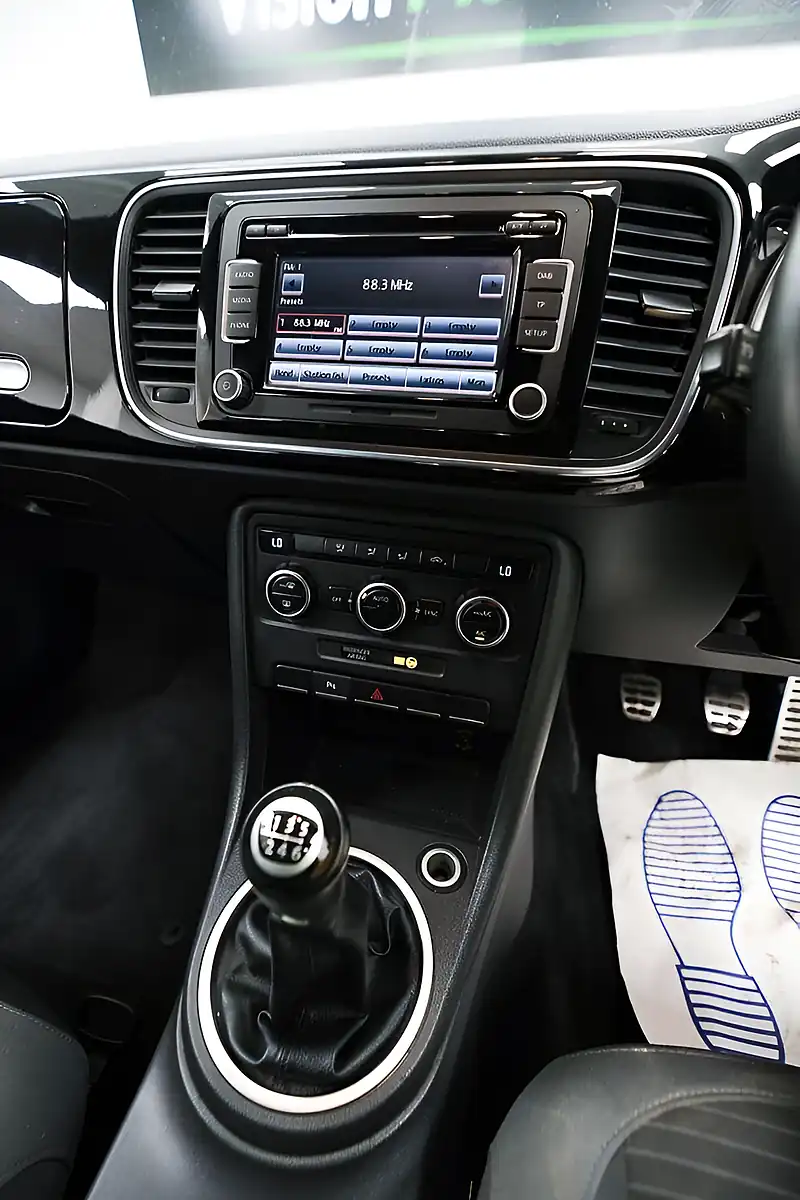 Used 2013 Volkswagen Beetle Sport Black - Interior and Exterior details 16