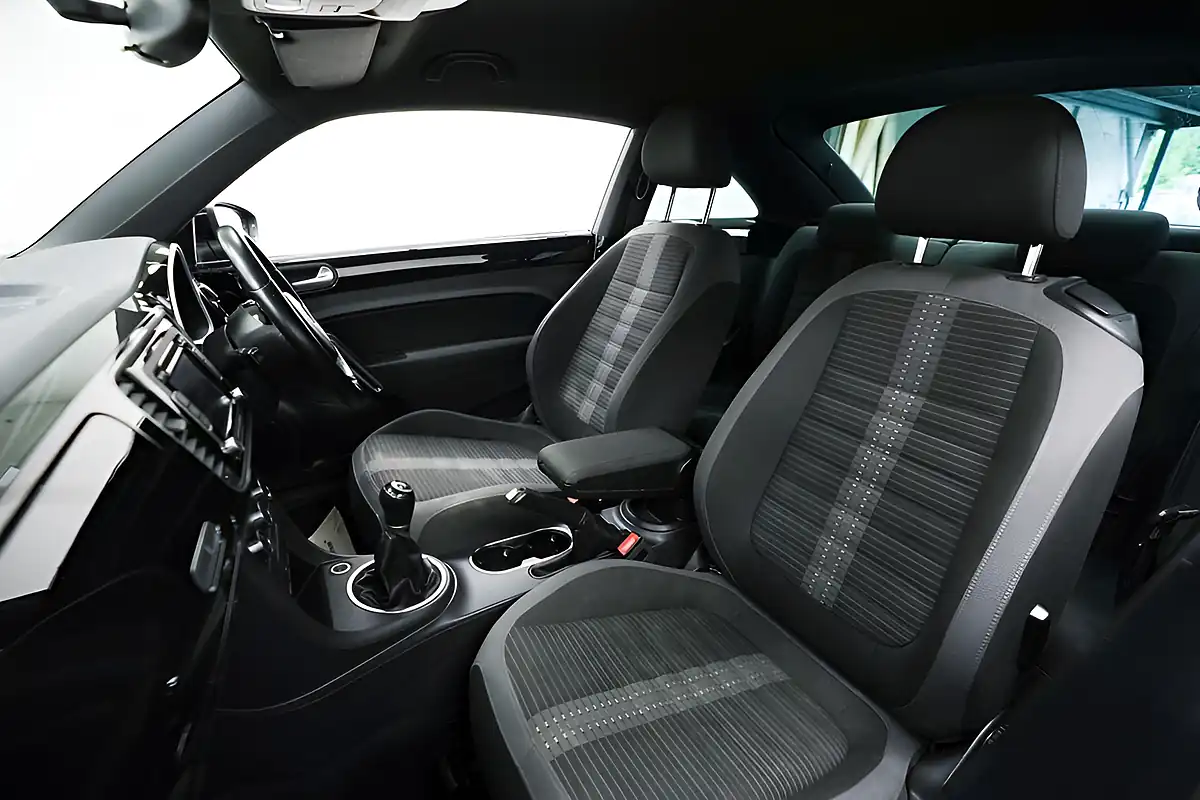 Used 2013 Volkswagen Beetle Sport Black - Interior and Exterior details 17
