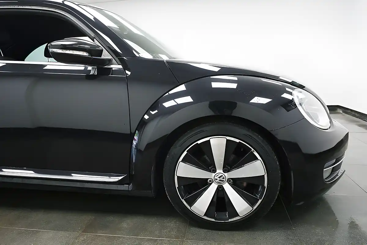 Used 2013 Volkswagen Beetle Sport Black - Interior and Exterior details 4