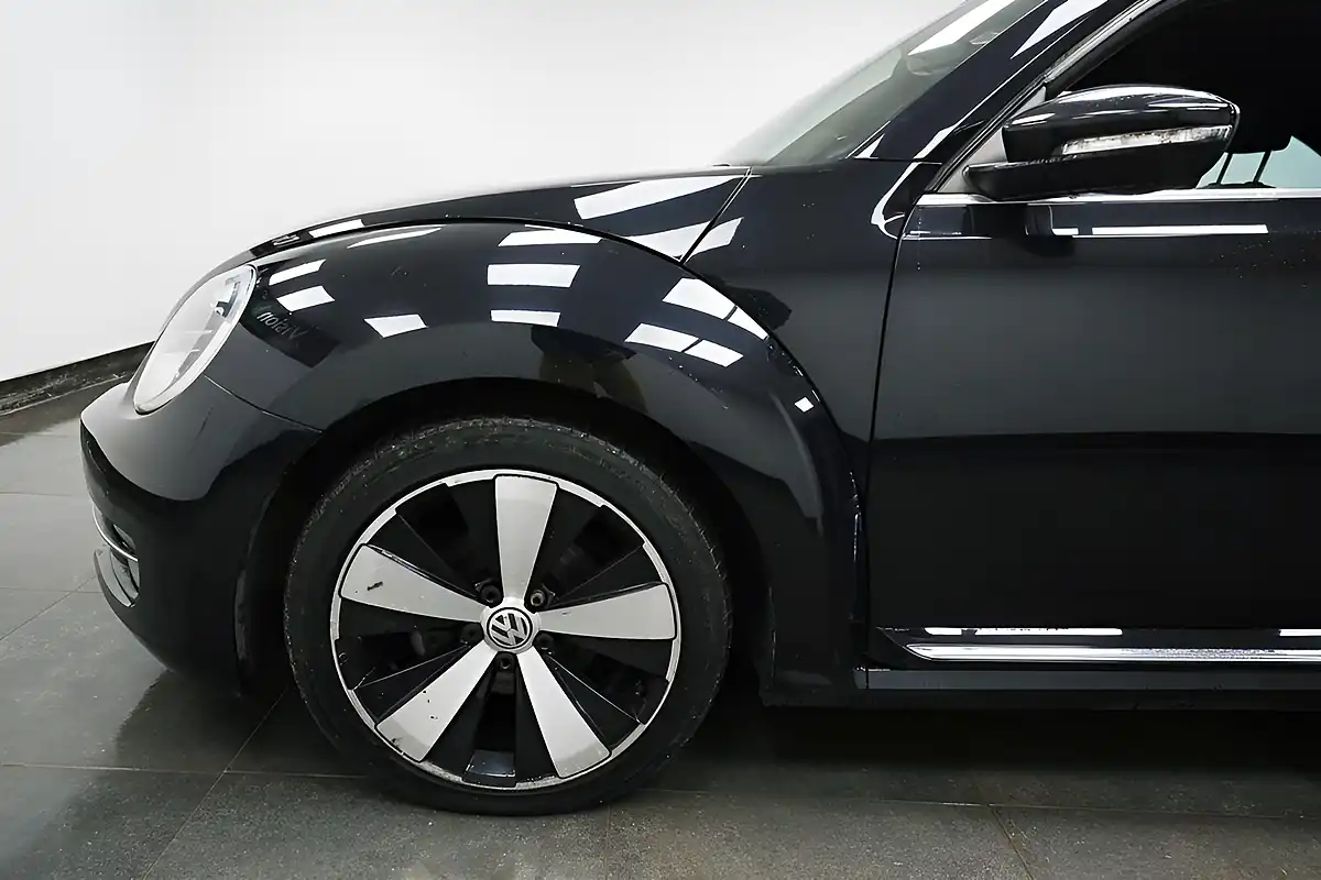 Used 2013 Volkswagen Beetle Sport Black - Interior and Exterior details 5