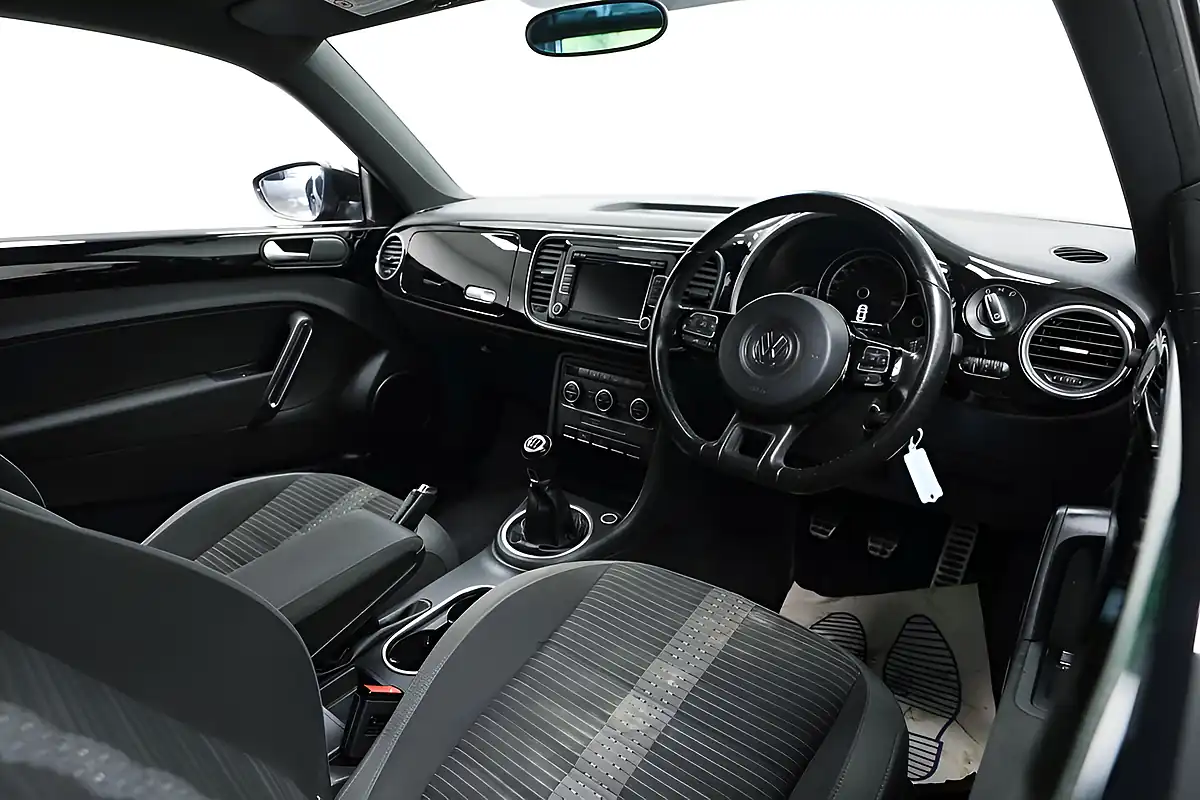 Used 2013 Volkswagen Beetle Sport Black - Interior and Exterior details 8