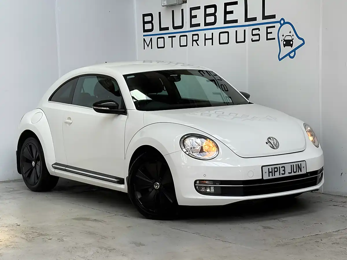 Used 2013 Volkswagen Beetle Sport White - Front View