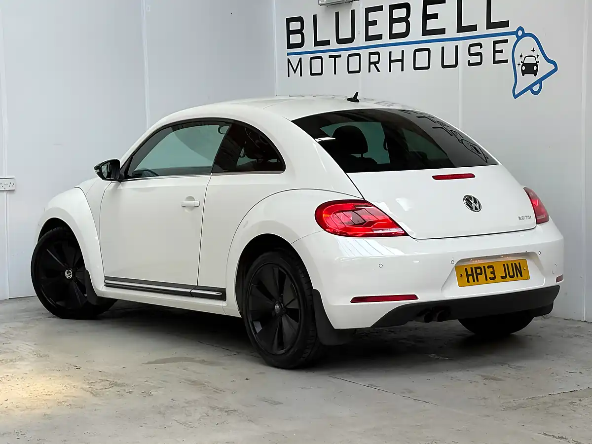Used 2013 Volkswagen Beetle Sport White - Interior and Exterior details 4