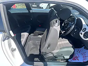 Used 2013 Volkswagen Beetle Sport White - Interior and Exterior details 16