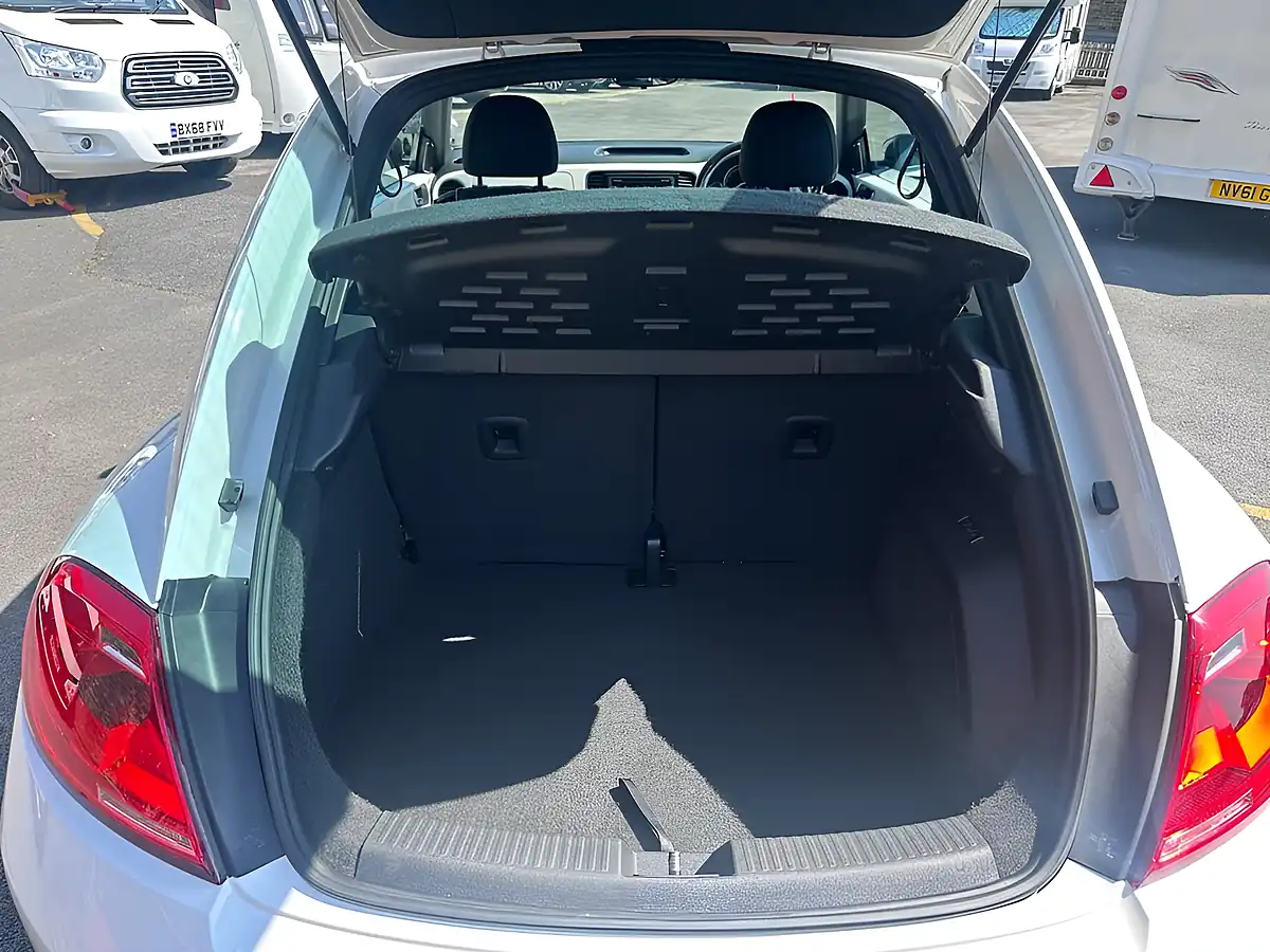 Used 2013 Volkswagen Beetle Sport White - Interior and Exterior details 19