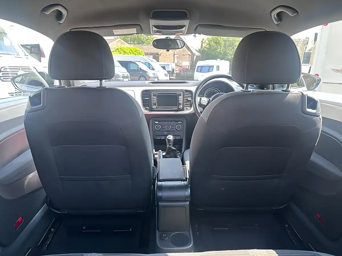Used 2013 Volkswagen Beetle Sport White - Interior and Exterior details 20