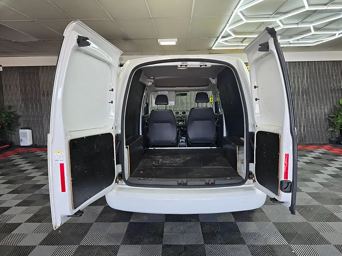 Used 2013 Volkswagen Caddy C20 Startline L1 H1 White - Interior and Exterior details 15