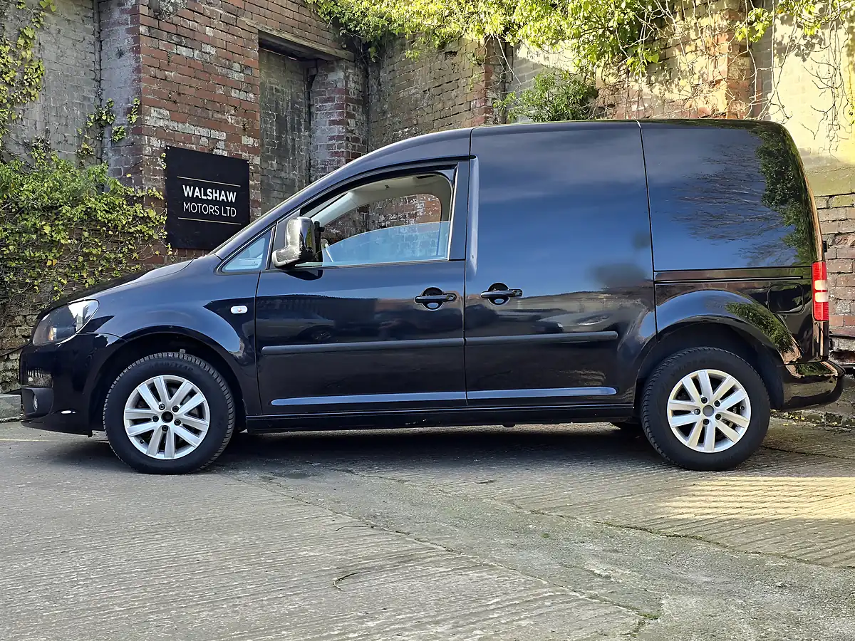 Used 2013 Volkswagen Caddy Highline Black - Interior and Exterior details 12