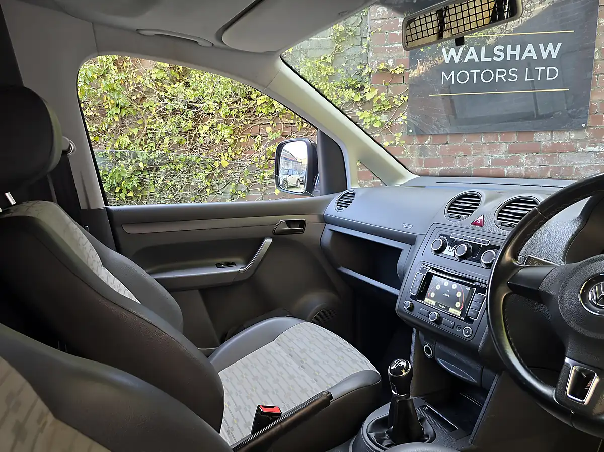 Used 2013 Volkswagen Caddy Highline Black - Interior and Exterior details 14