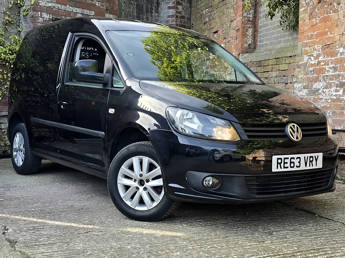 Used 2013 Volkswagen Caddy Highline Black - Interior and Exterior details 3