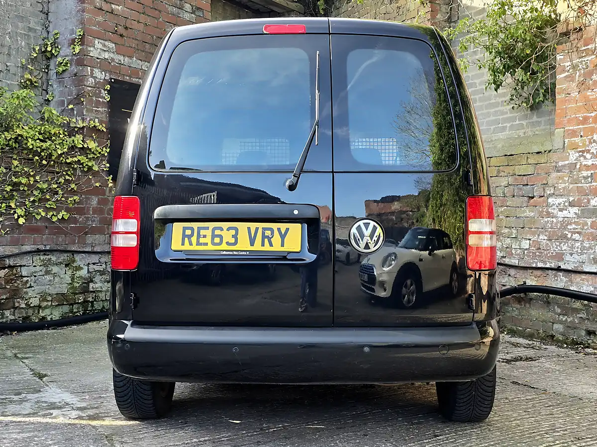 Used 2013 Volkswagen Caddy Highline Black - Interior and Exterior details 8