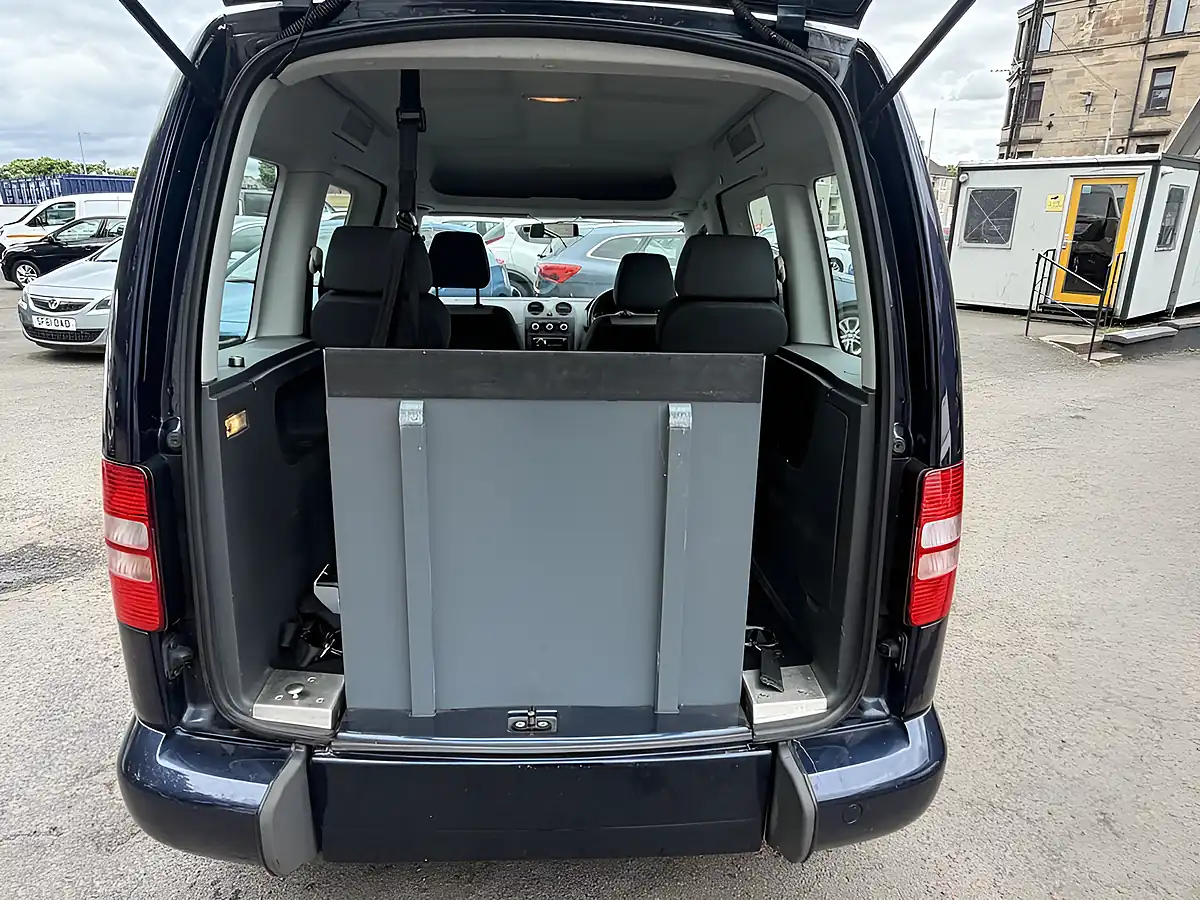 Used 2013 Volkswagen Caddy Life Blue - Interior and Exterior details 14
