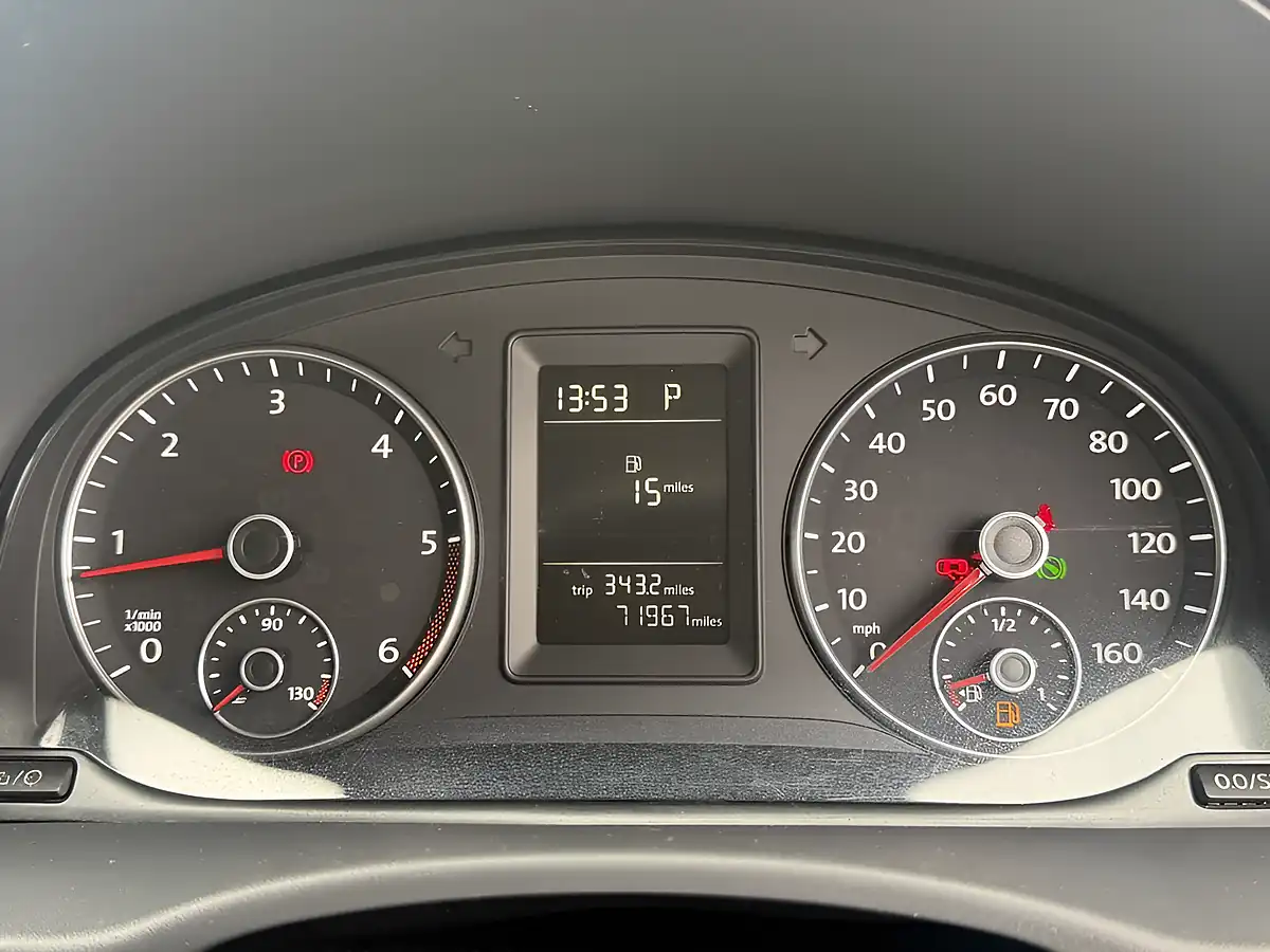 Used 2013 Volkswagen Caddy Life Blue - Interior and Exterior details 20
