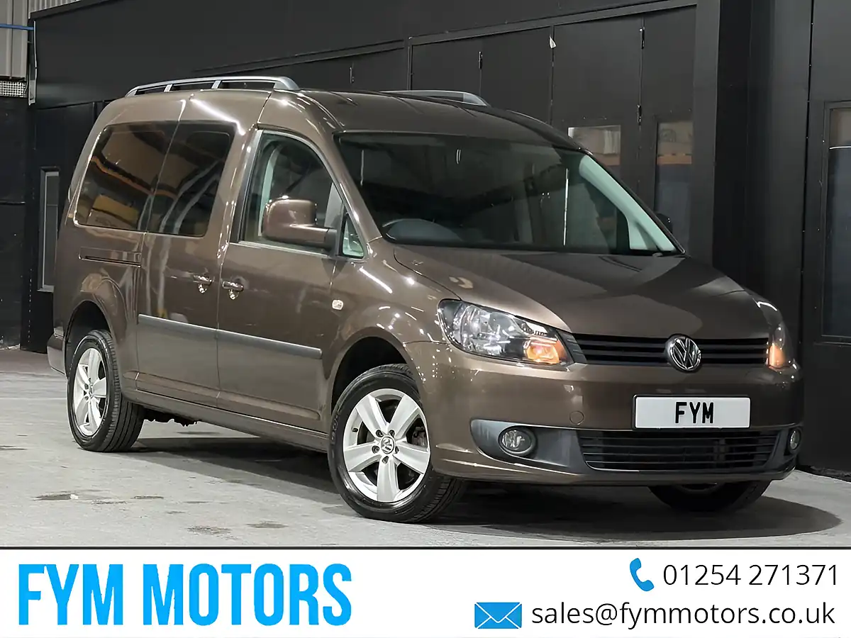Used 2013 Volkswagen Caddy Maxi Life Brown - Front View
