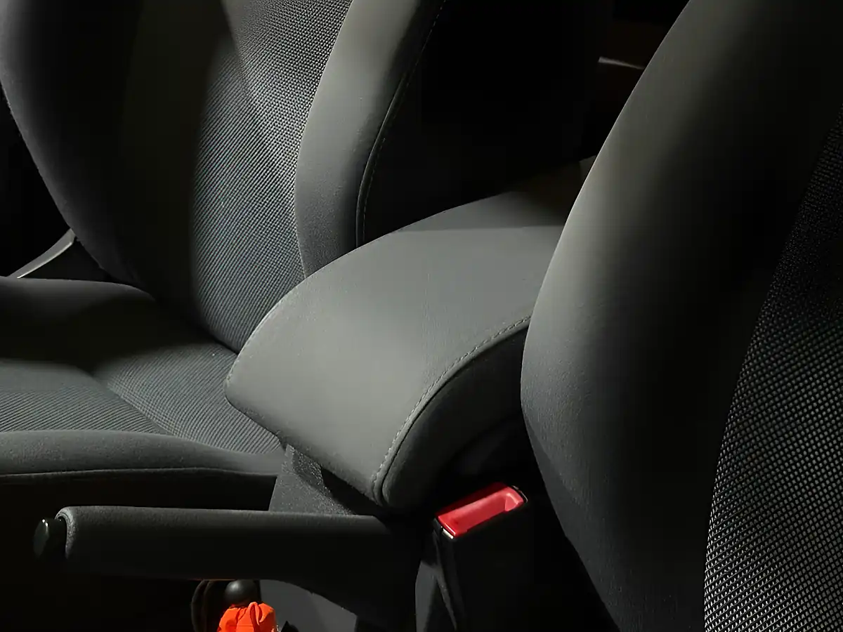 Used 2013 Volkswagen Caddy Maxi Life Brown - Interior and Exterior details 15