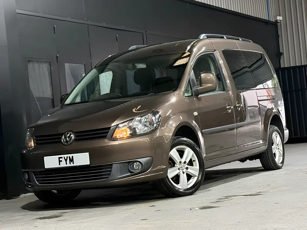 Used 2013 Volkswagen Caddy Maxi Life Brown - Interior and Exterior details 18