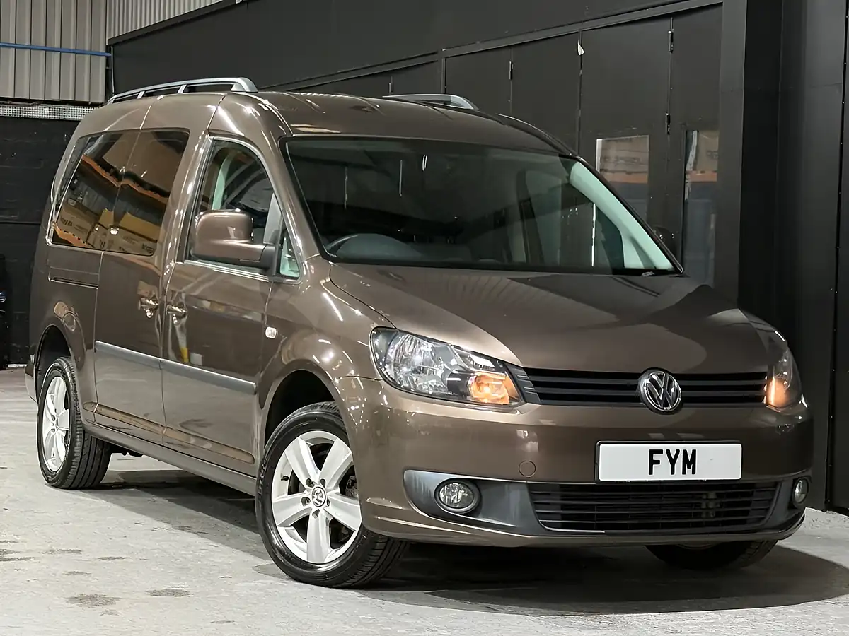 Used 2013 Volkswagen Caddy Maxi Life Brown - Interior and Exterior details 3