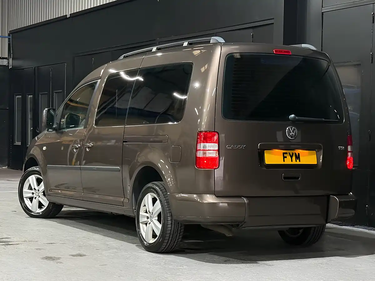 Used 2013 Volkswagen Caddy Maxi Life Brown - Interior and Exterior details 5