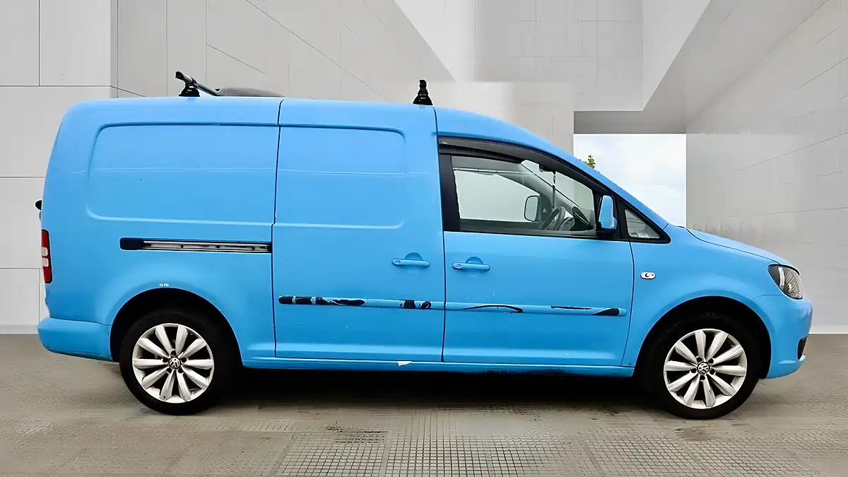 Used 2013 Volkswagen Caddy Maxi Startline Blue - Interior and Exterior details 7
