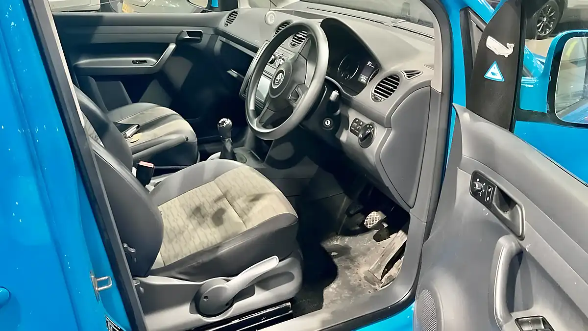 Used 2013 Volkswagen Caddy Maxi Startline Blue - Interior and Exterior details 8