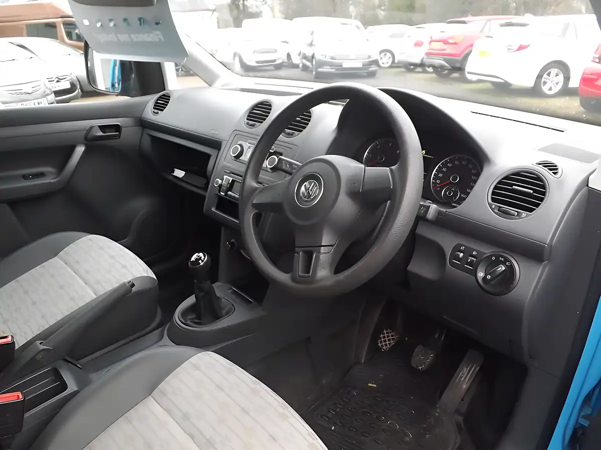Used 2013 Volkswagen Caddy Startline Blue - Interior and Exterior details 10