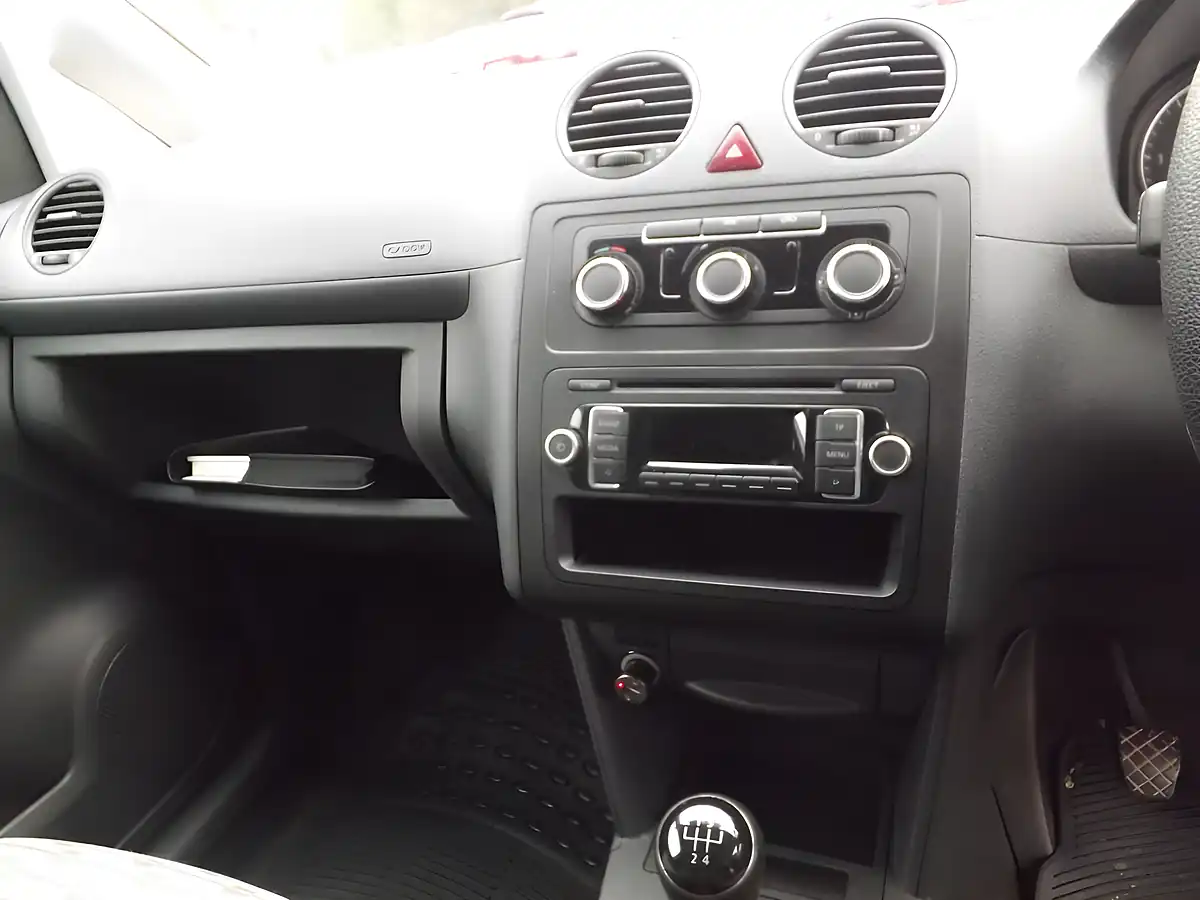 Used 2013 Volkswagen Caddy Startline Blue - Interior and Exterior details 13