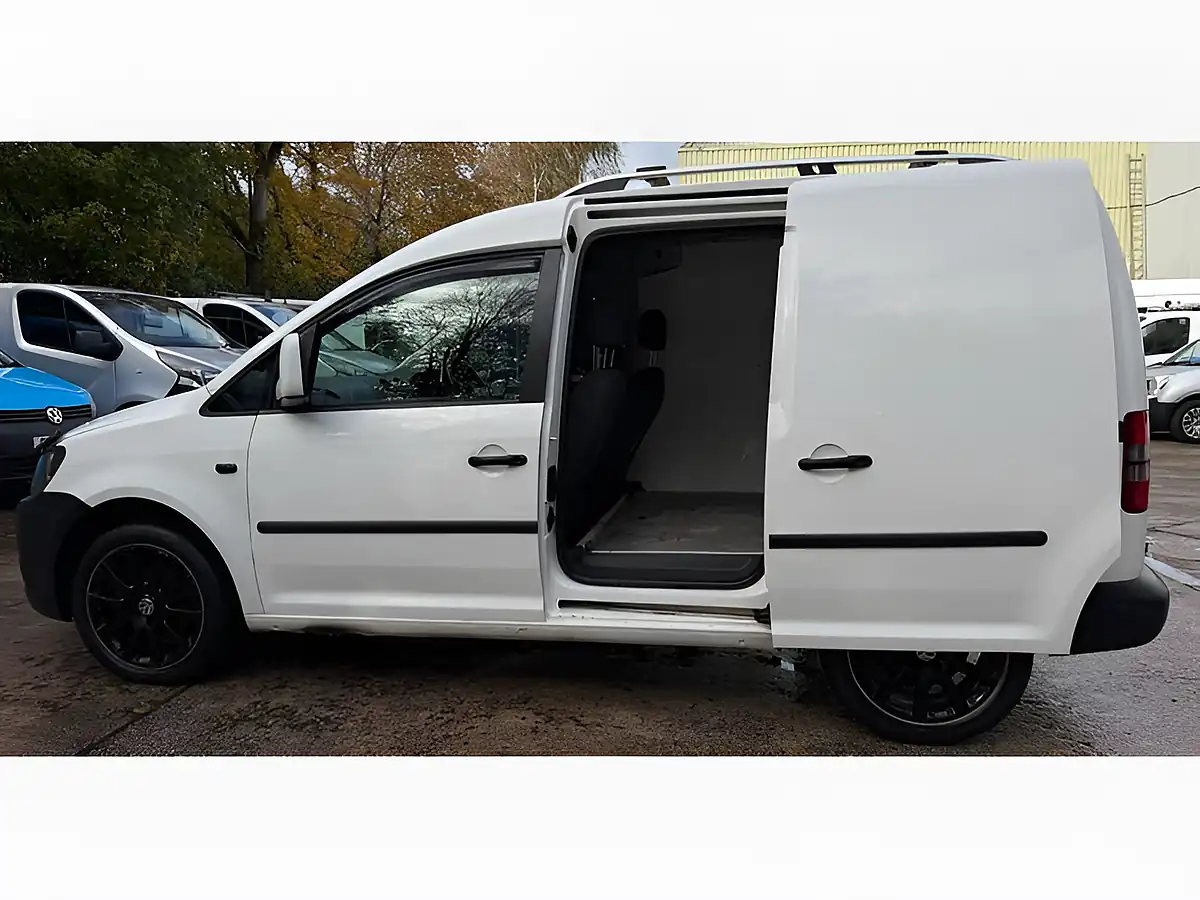 Used 2013 Volkswagen Caddy Startline White - Interior and Exterior details 12