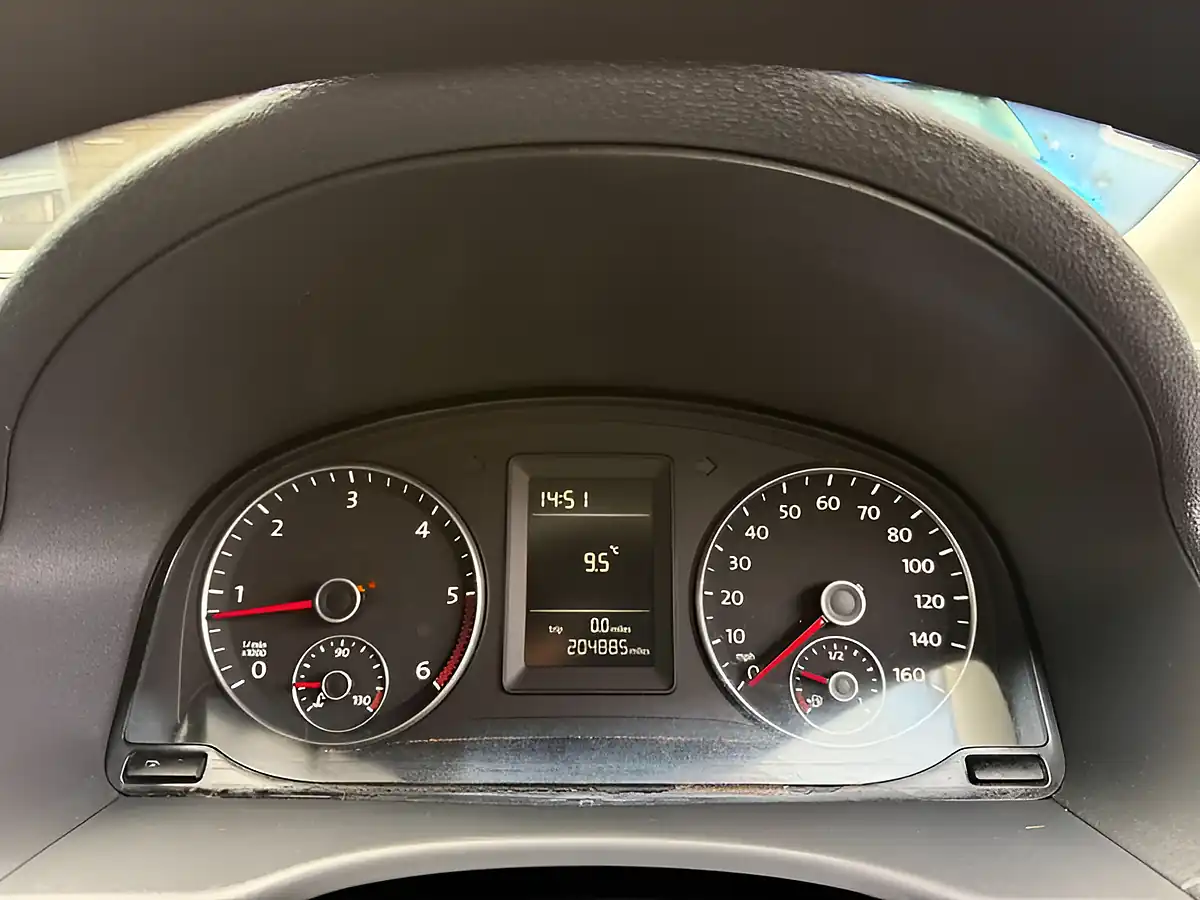 Used 2013 Volkswagen Caddy Startline White - Interior and Exterior details 17