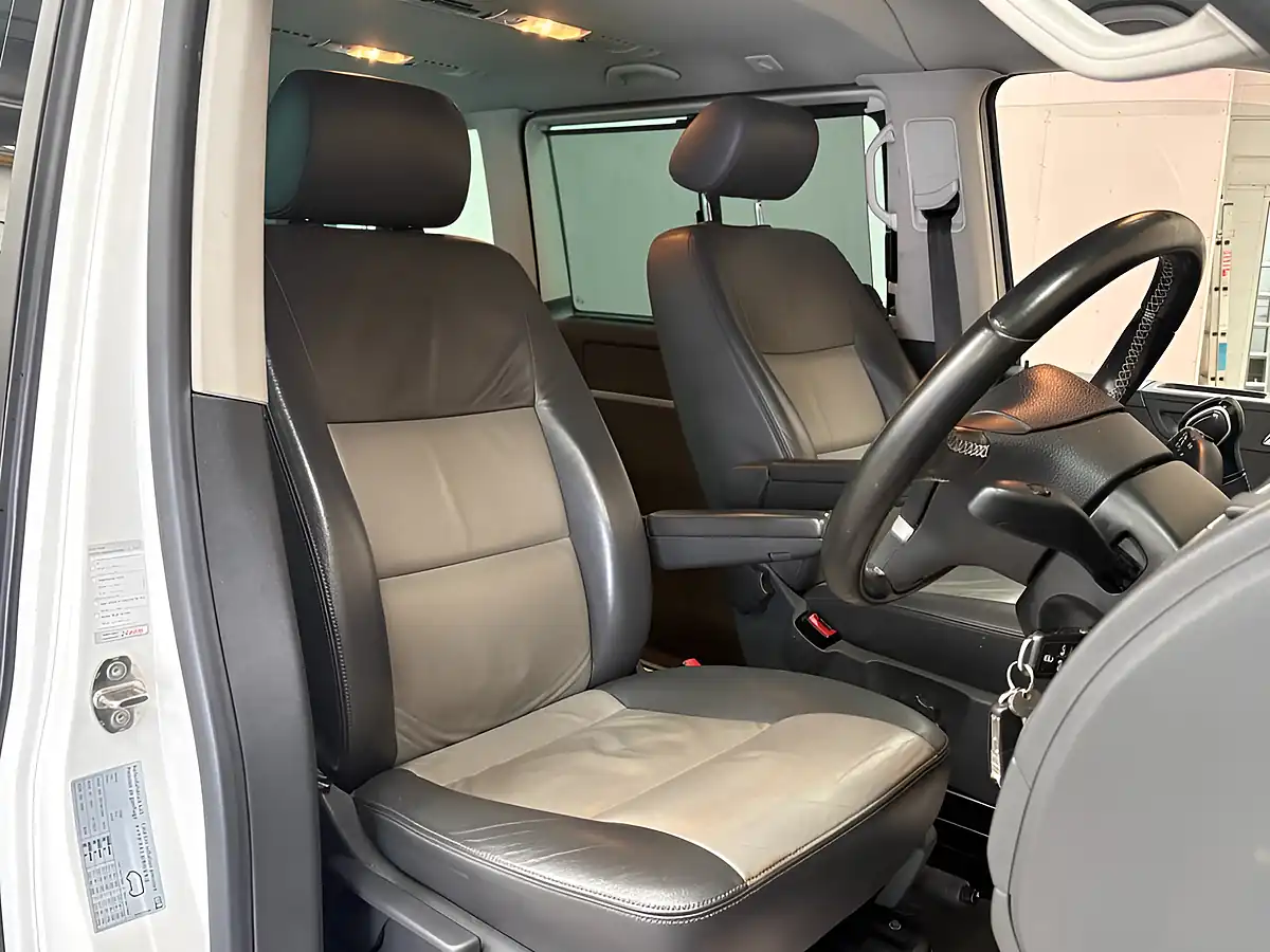 Used 2013 Volkswagen Caravelle Edition 25 White - Interior and Exterior details 16