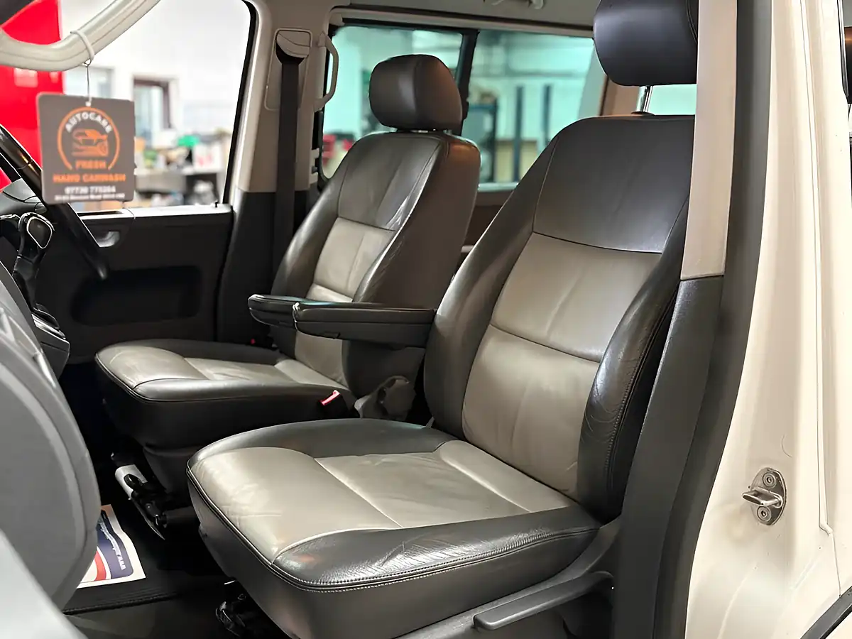 Used 2013 Volkswagen Caravelle Edition 25 White - Interior and Exterior details 19