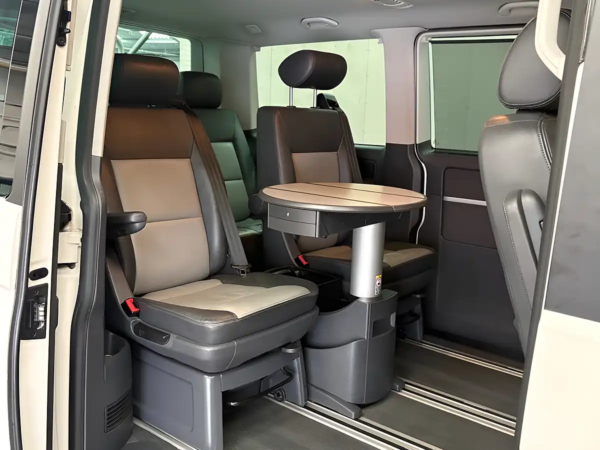 Used 2013 Volkswagen Caravelle Edition 25 White - Interior and Exterior details 3