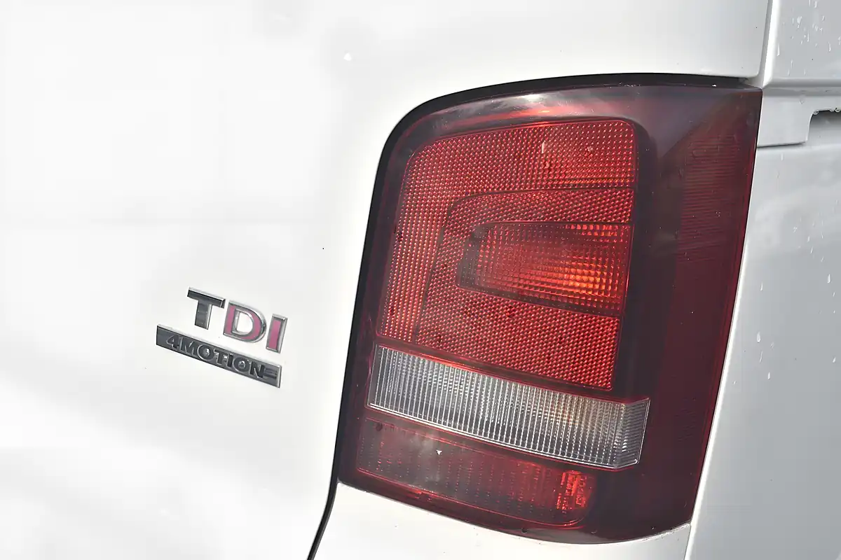 Used 2013 Volkswagen Caravelle Edition 25 White - Interior and Exterior details 10