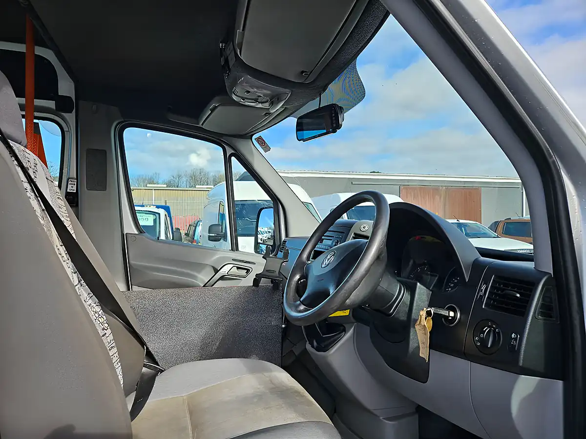 Used 2013 Volkswagen Crafter CR50 Maxi Silver - Interior and Exterior details 12