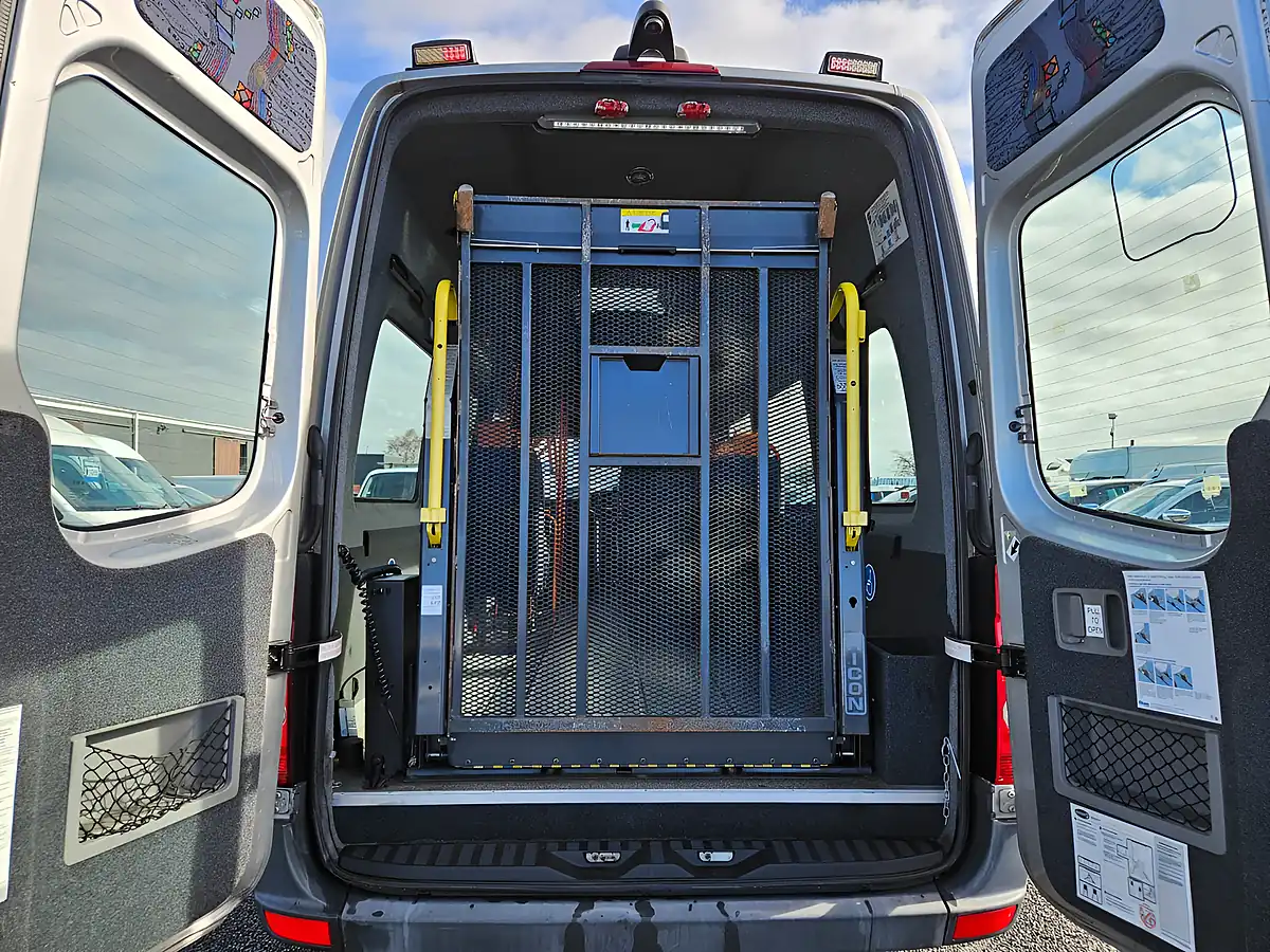 Used 2013 Volkswagen Crafter CR50 Maxi Silver - Interior and Exterior details 9