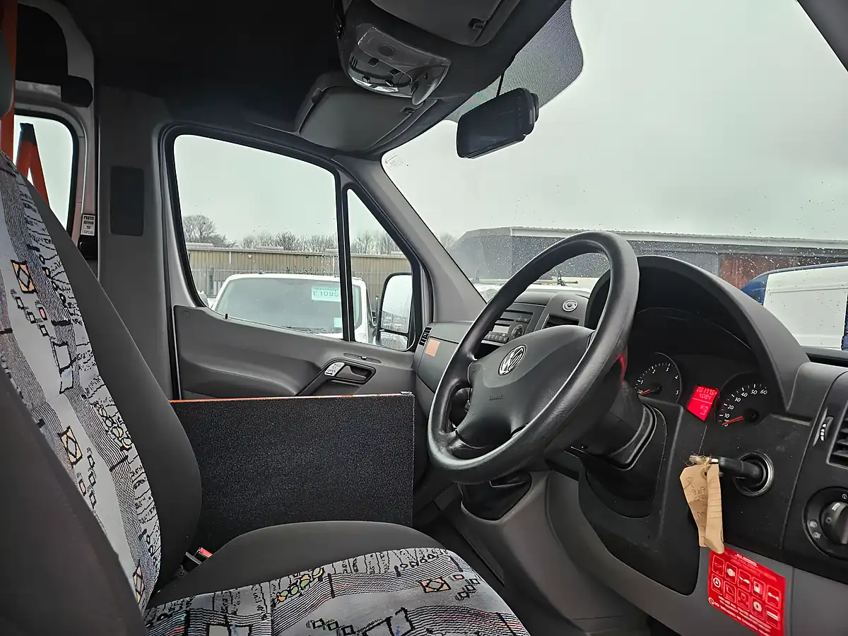 Used 2013 Volkswagen Crafter CR50 Maxi Silver - Interior and Exterior details 13