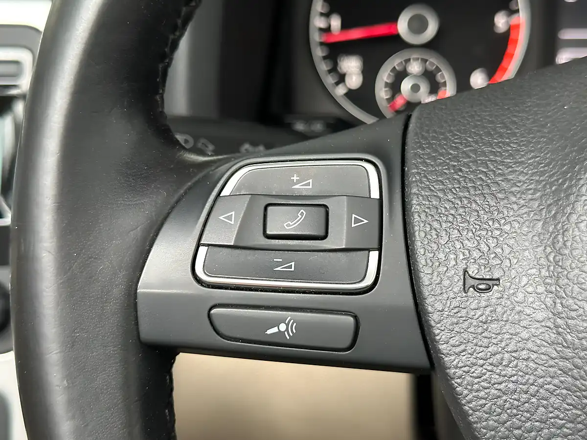 Used 2013 Volkswagen Eos Bluemotion Tech Sport Cabriolet Blue - Interior and Exterior details 17